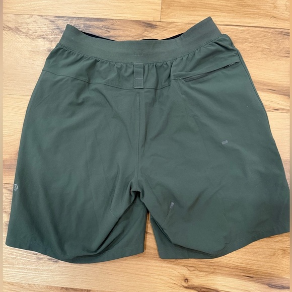 Lululemon License to Train Shorts Men’s Size S - Picture 2 of 7